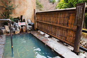 離れの露天風呂一例