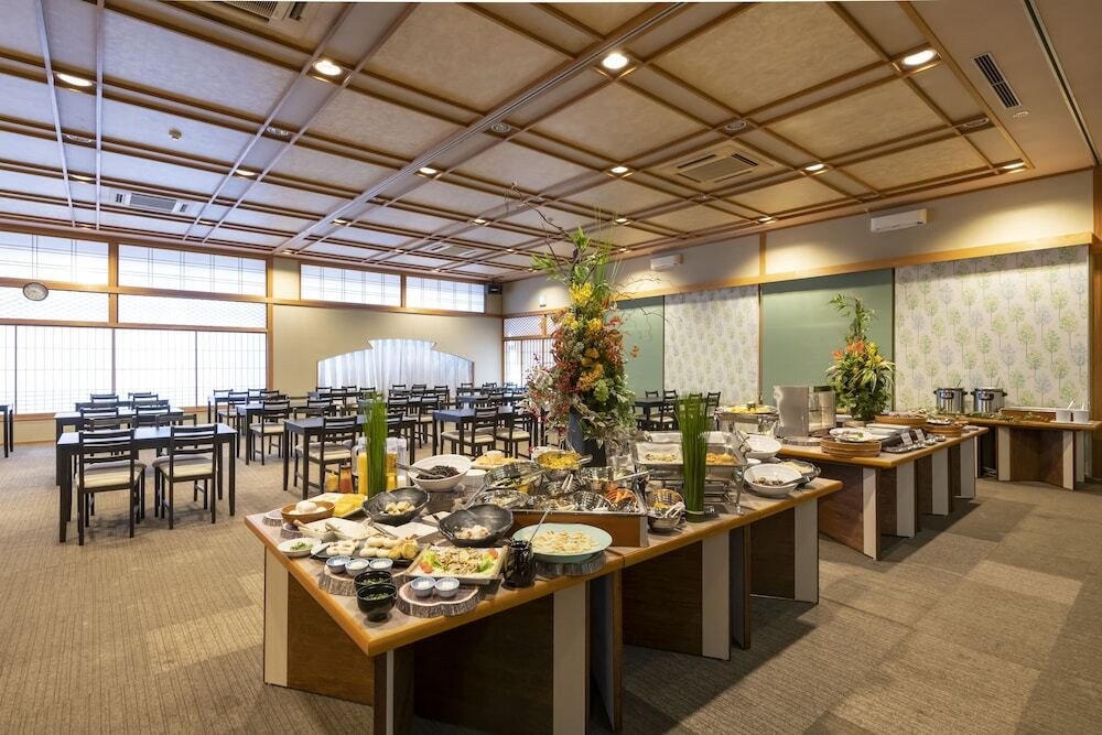 旅館のお食事処