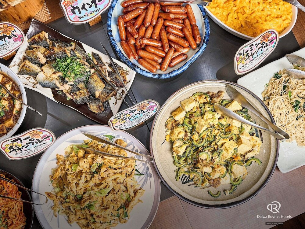 地産地消の沖縄料理で幸せをチャージして出発！4379534