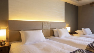 [禁煙] デラックスツイン (3名様) 24平米