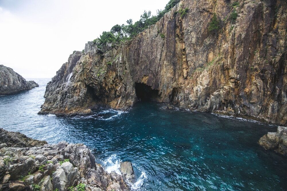 海に浮かぶようなテラスも圧巻。自然に囲まれた絶景リゾート3491638