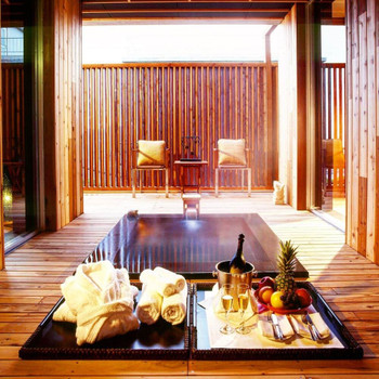 露天風呂付きの大人の隠れ家で英気を養う4055322