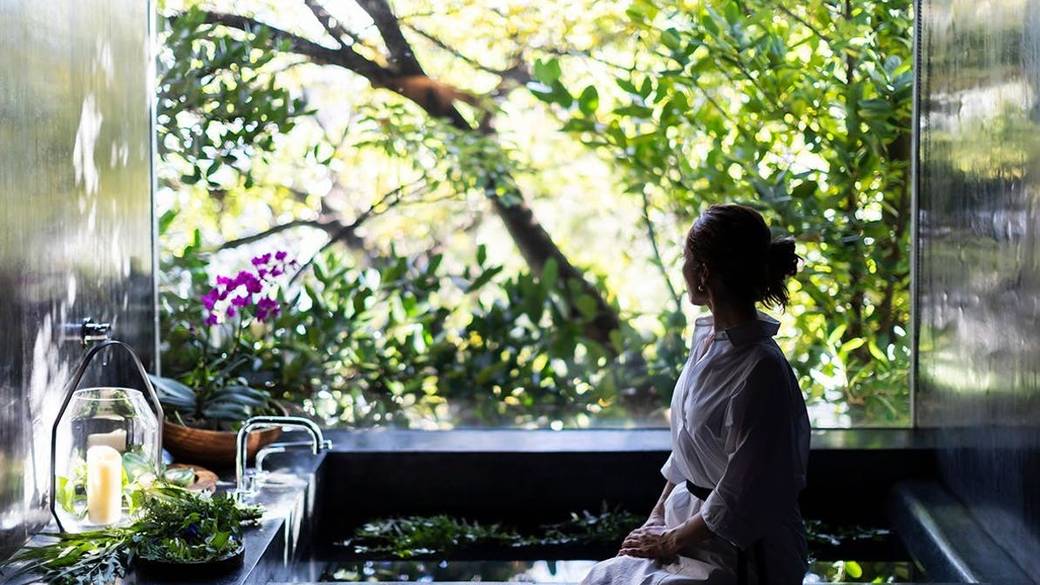 亜熱帯の草花たちで
至福のフラワーバス / 3