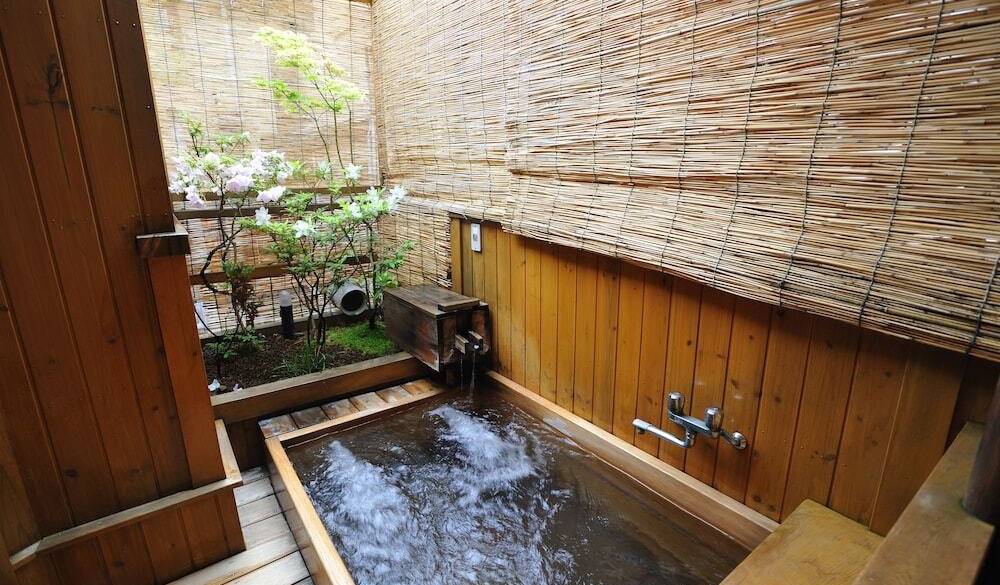 和室（梅）の露天風呂 / 4