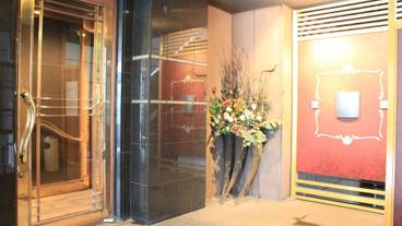 施設の入り口 / 8