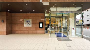 施設の入り口 / 6