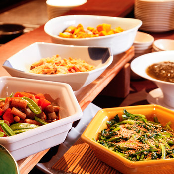 大きなプールには、子供用エリアも♪高台に立つ絶景自慢のホテル3416896