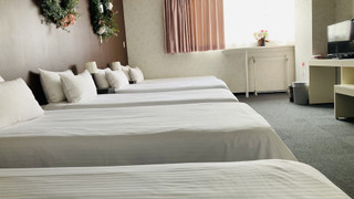 ファミリー ルーム 禁煙 (5 Single Beds)