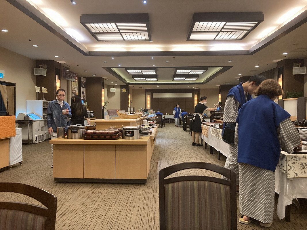 夕･朝食はビュッフェスタイルです