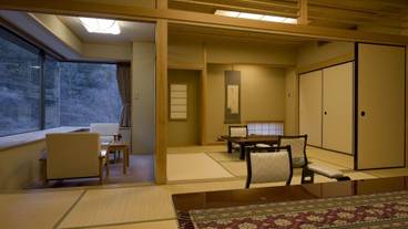 和室 本間12畳+次の間6畳 / 1