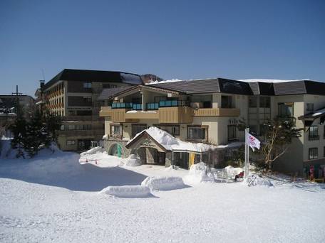 ホテルホゥルス志賀高原 / 1