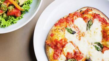 食事・飲み物 / 13