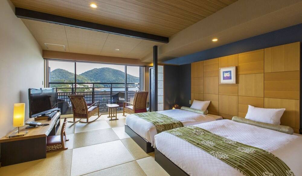 コーナービューツイン / 3