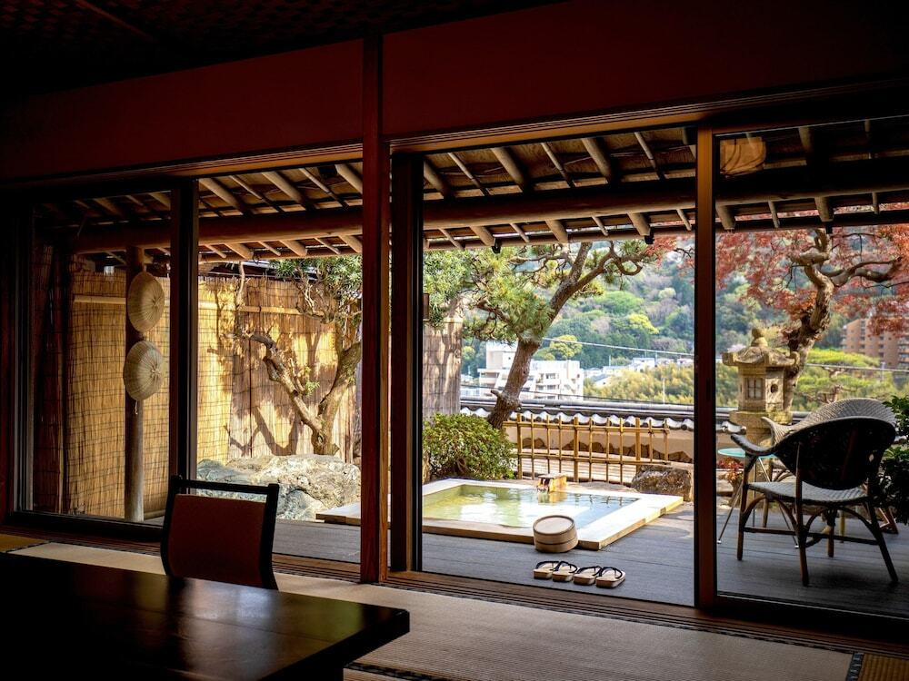 昭和天皇も泊まった老舗旅館の姉妹宿で自分へのご褒美3926444