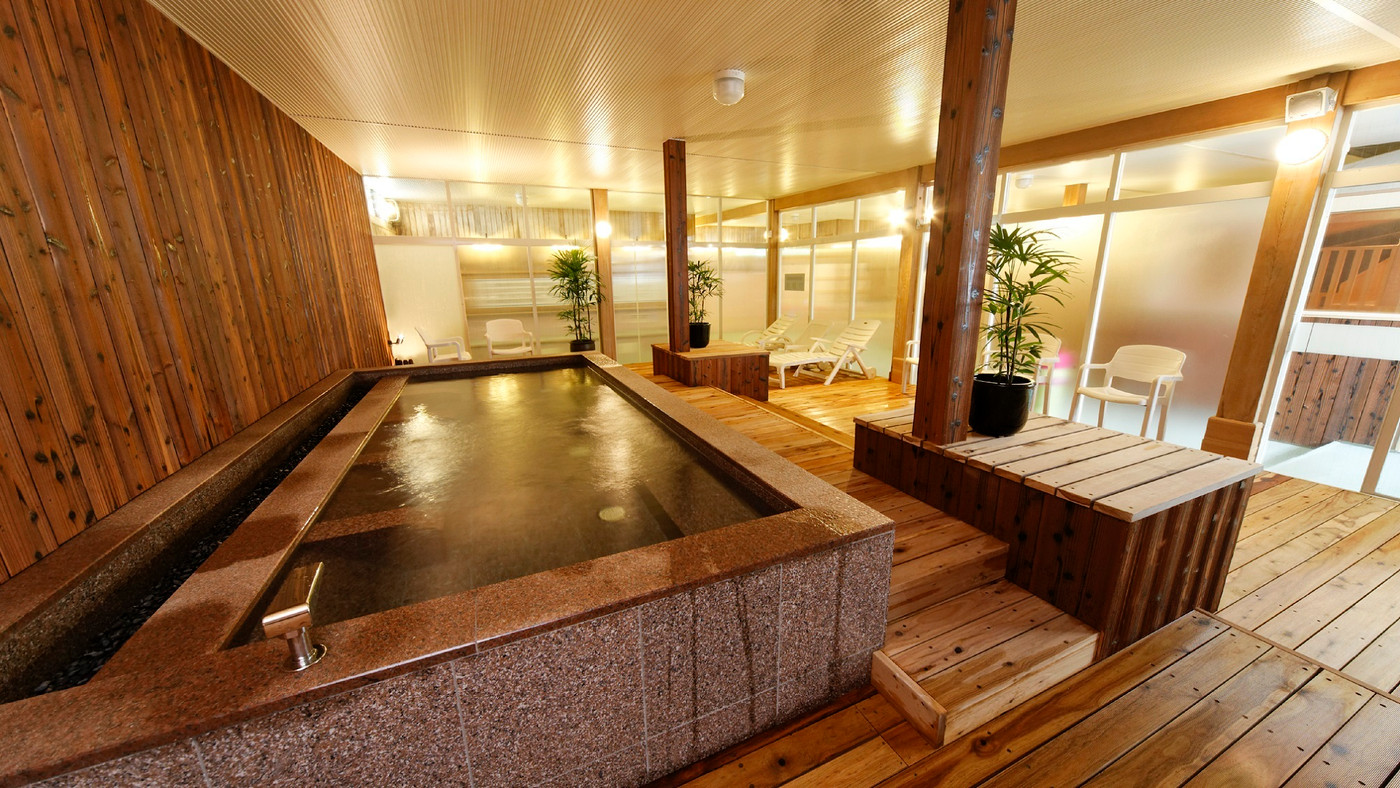 多彩なお風呂を堪能「神戸クアハウス」3477483