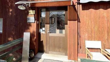 施設の入り口 / 4