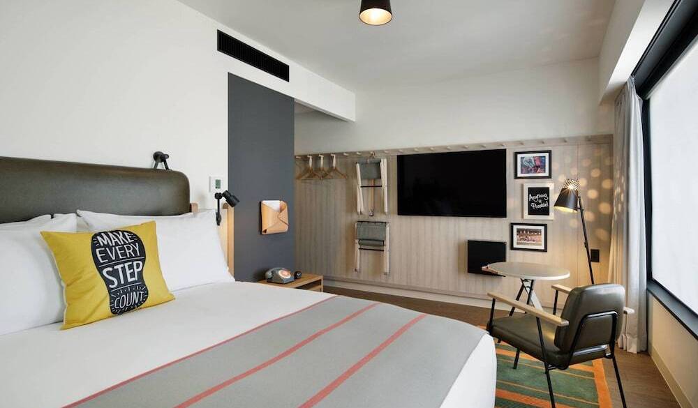 コンパクトで機能的
おしゃれな客室 / 1