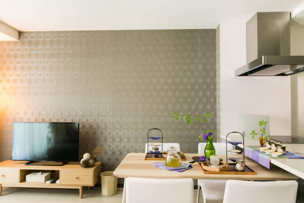 客室内のダイニングエリア