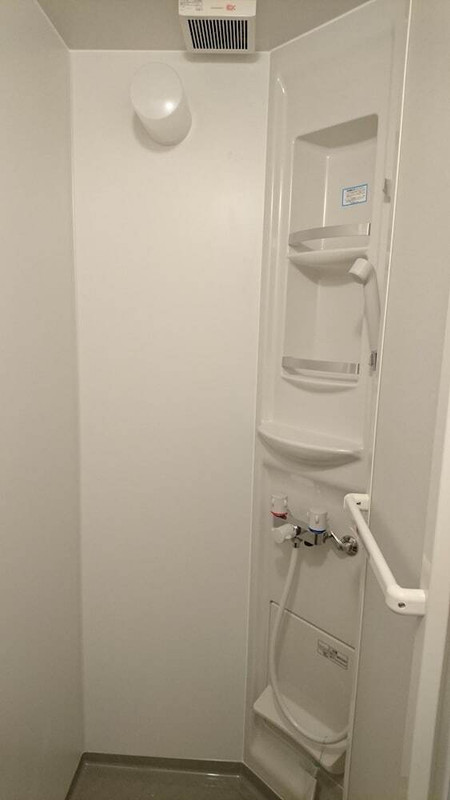 バスルームのシャワー