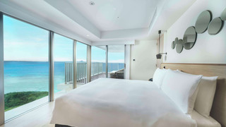 プレミアム ルーム キングベッド 1 台 オーシャンビュー