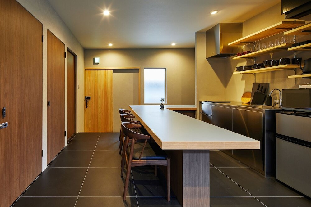 客室内のダイニングエリア