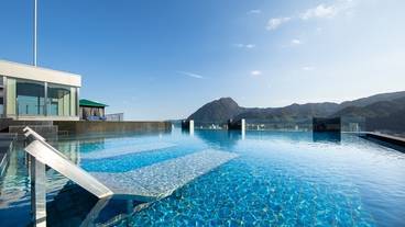 インフィニティ温泉プール① / 1