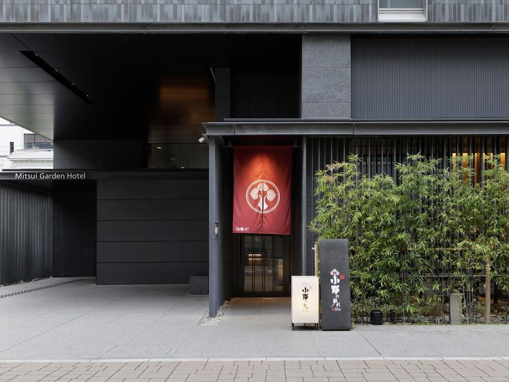 レストラン