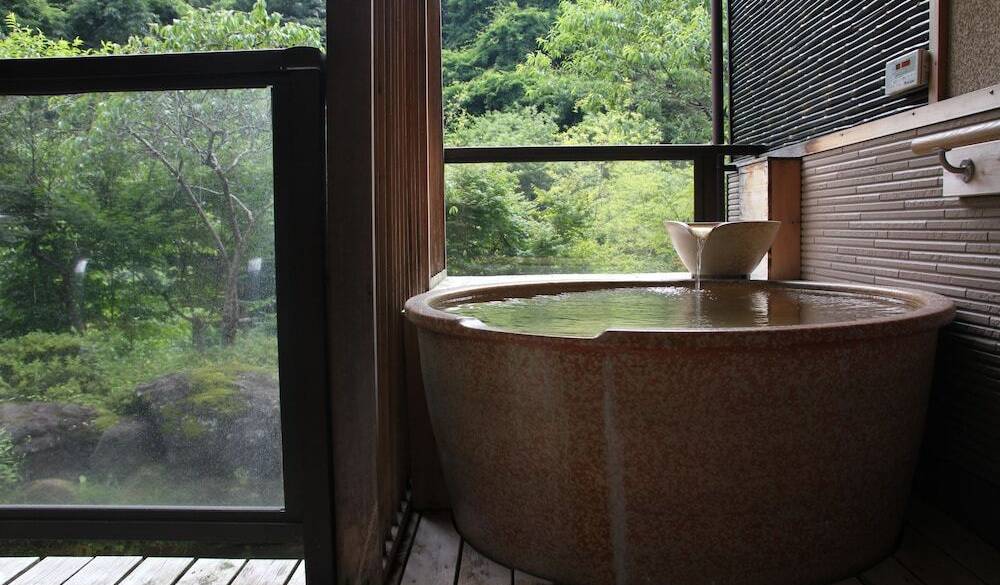 吟龍 客室露天風呂一例① / 2