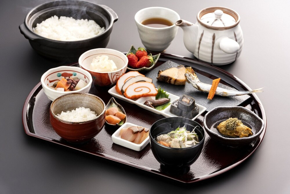 揚げたてのすり身揚げも！富山の郷土料理をビュッフェか御膳で3923260