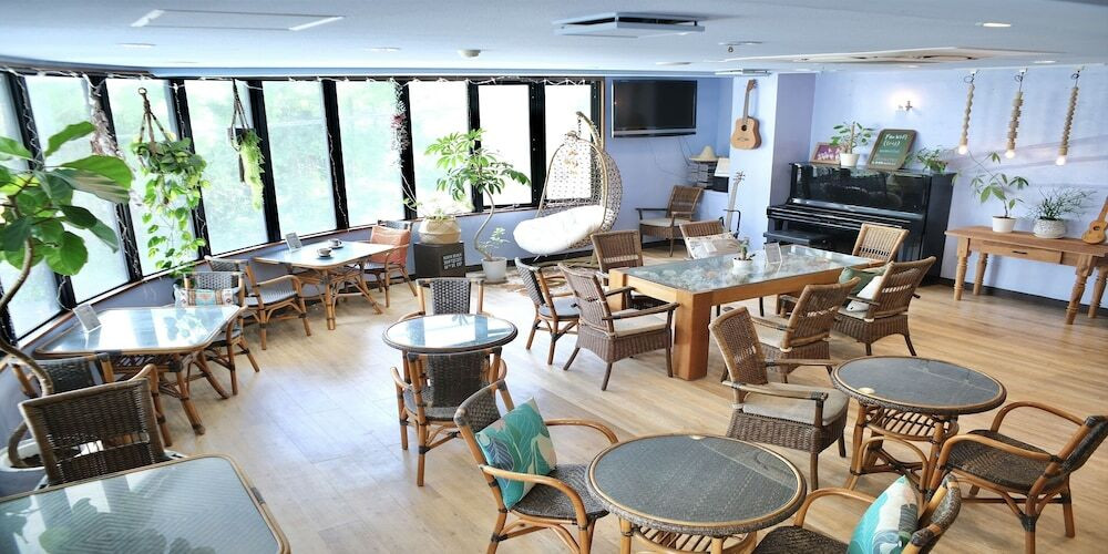 ロビーラウンジ