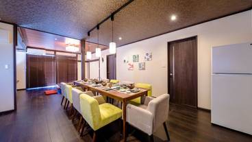 客室内のダイニングエリア / 35