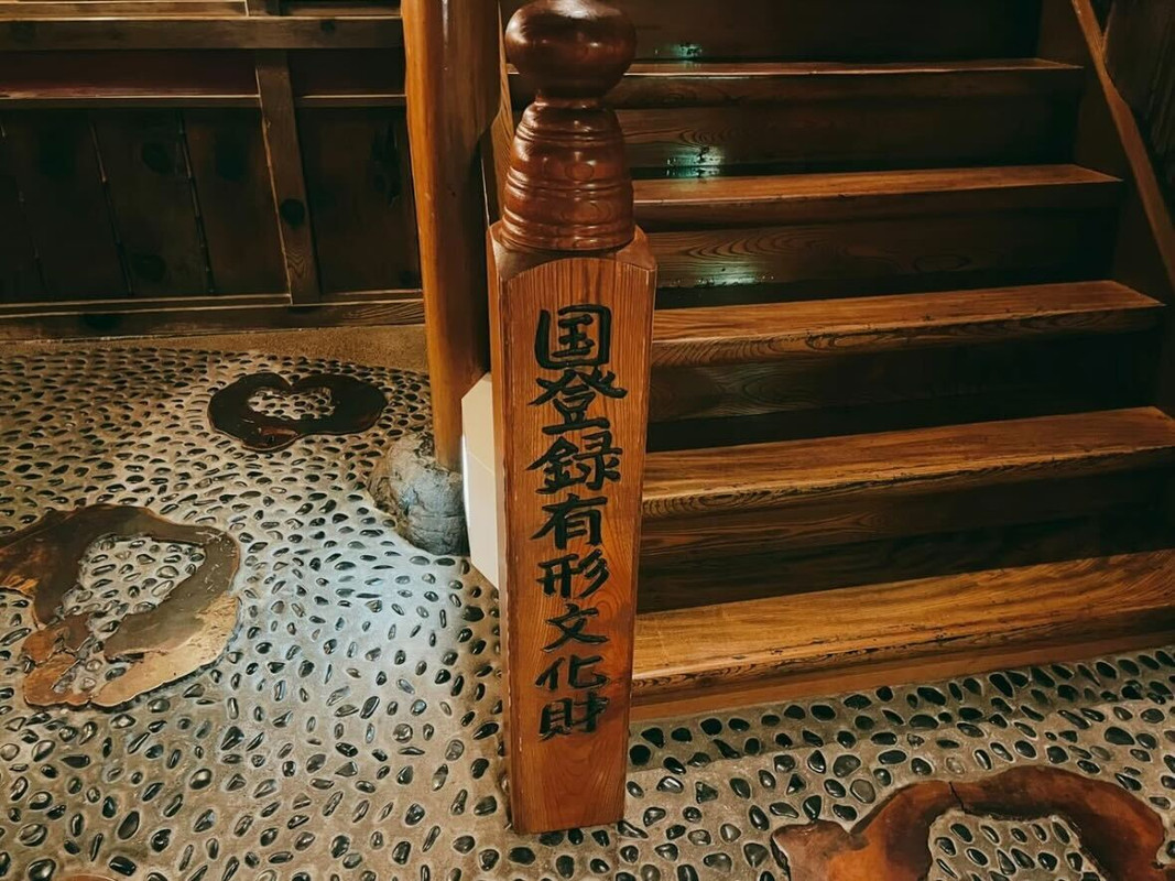 エレベーターは一部しかないようで、館内は基本的には階段移動でした。 / 2