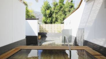 屋外スパ浴槽 / 1