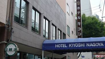 施設の入り口 / 8