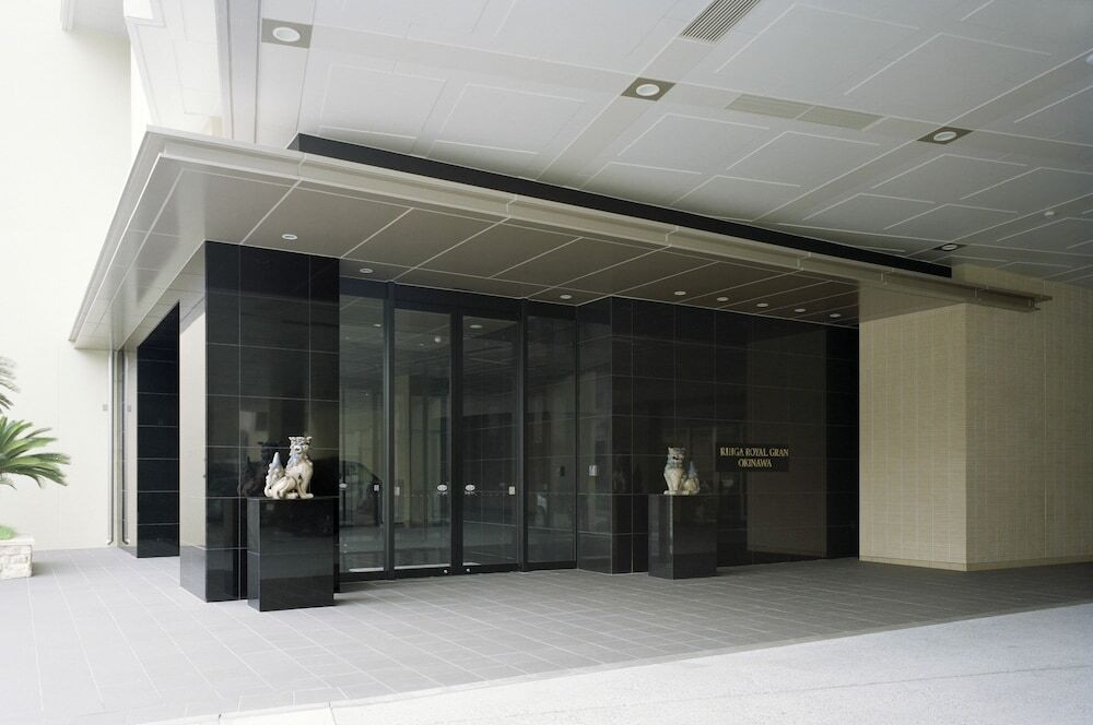 ホテルの入り口