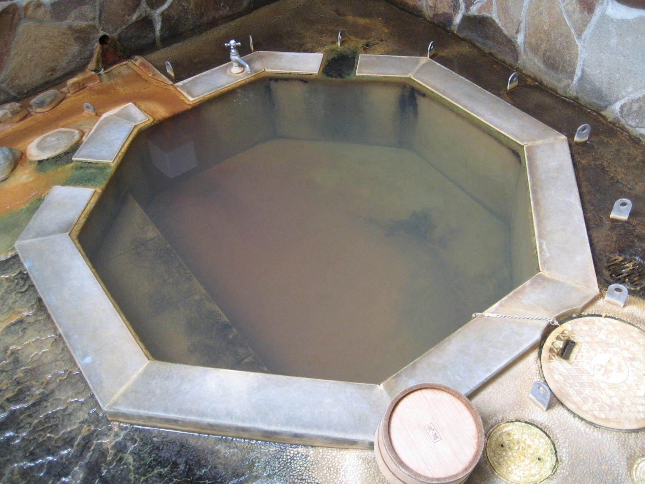 メジャーでないが1200年以上の歴史を誇る「肘折温泉」3537997