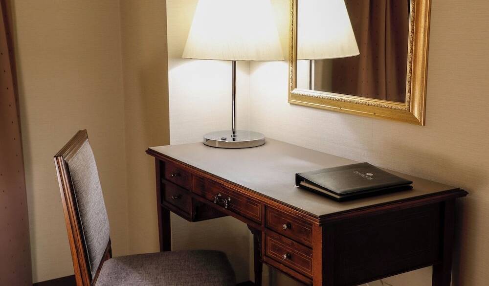 重厚感漂うインテリア / 3