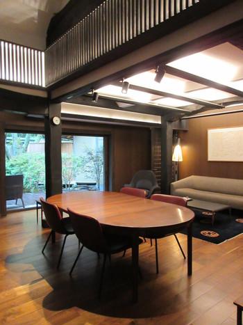 「亀の井別荘」 内観 137170303 100番館 リビングルーム