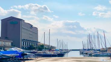 Hotel exterior | Harbor side / 12