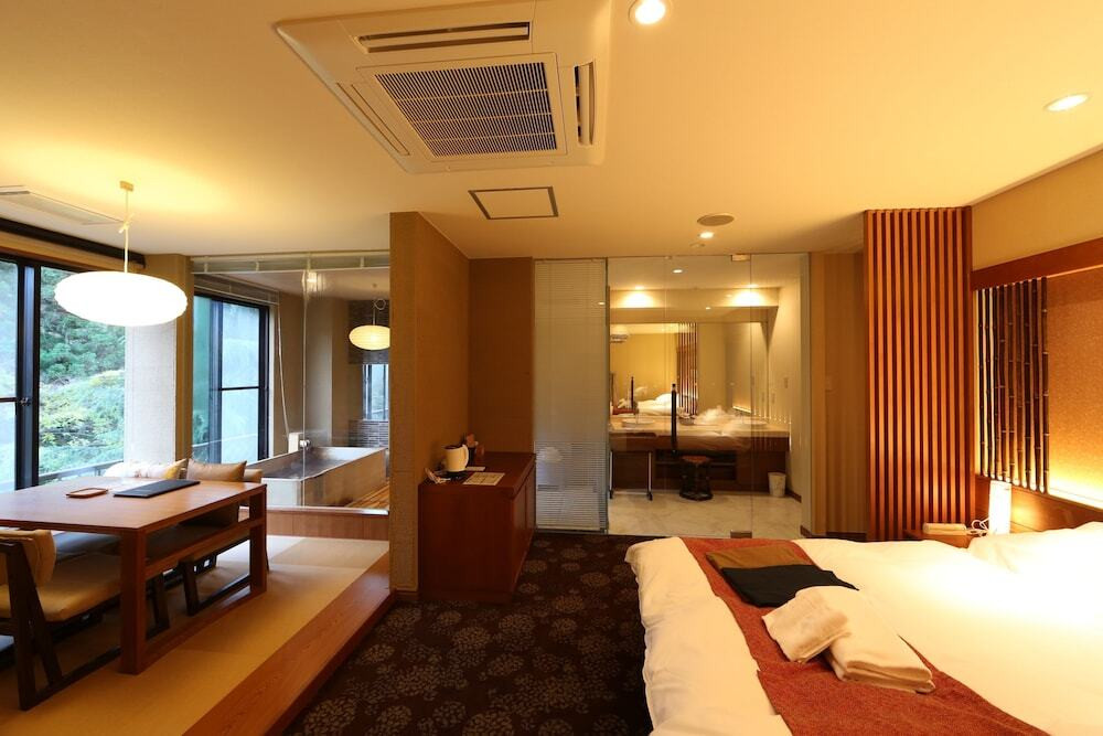 5. 貸切風呂に入り放題できるホテル「箱根七瀬」3392257