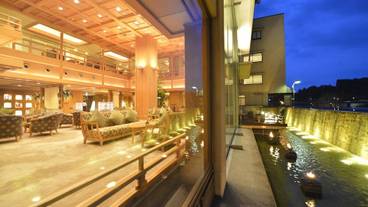 ロビーラウンジ / 2