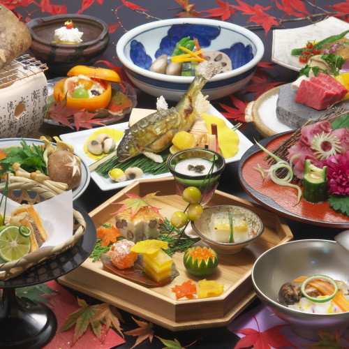 季節によって変わる山河会席料理