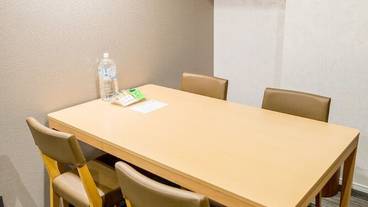 客室内のダイニングエリア / 24