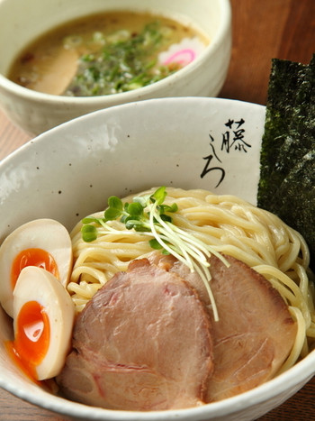 「藤しろ 三軒茶屋店 」料理 393004 鶏白湯つけ麺、ラーメンのスープをベースに鰹や甘味、酸味をプラスし一段上の美味しさを表現しました。