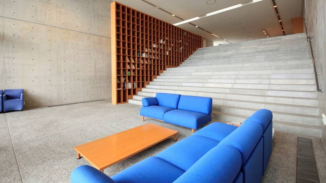 Interior / 3