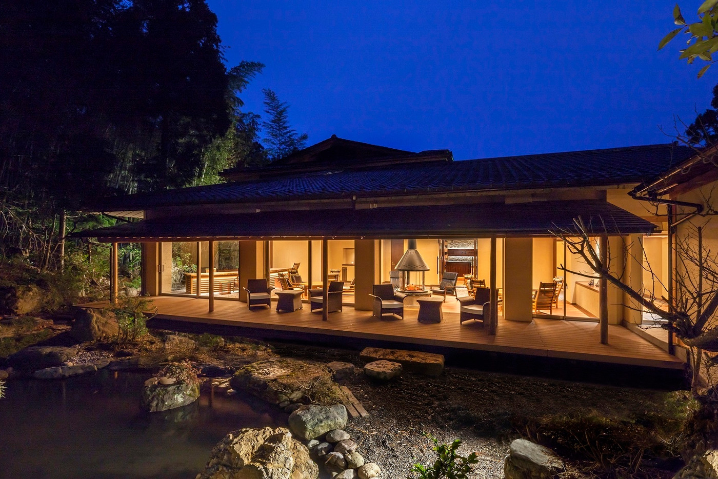 プールや炭酸バスでヘルシーにステイ!広大な敷地の緑豊かなお宿3930210