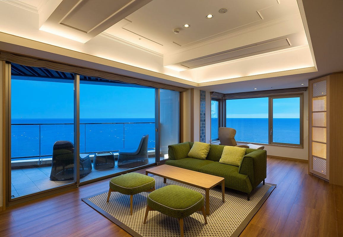 3. 絶景スイートルームで部屋食を堪能「食べるお宿 浜の湯」3350859