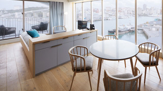 コーナースイート（クイーンベッド1台・ソファベッド2台）