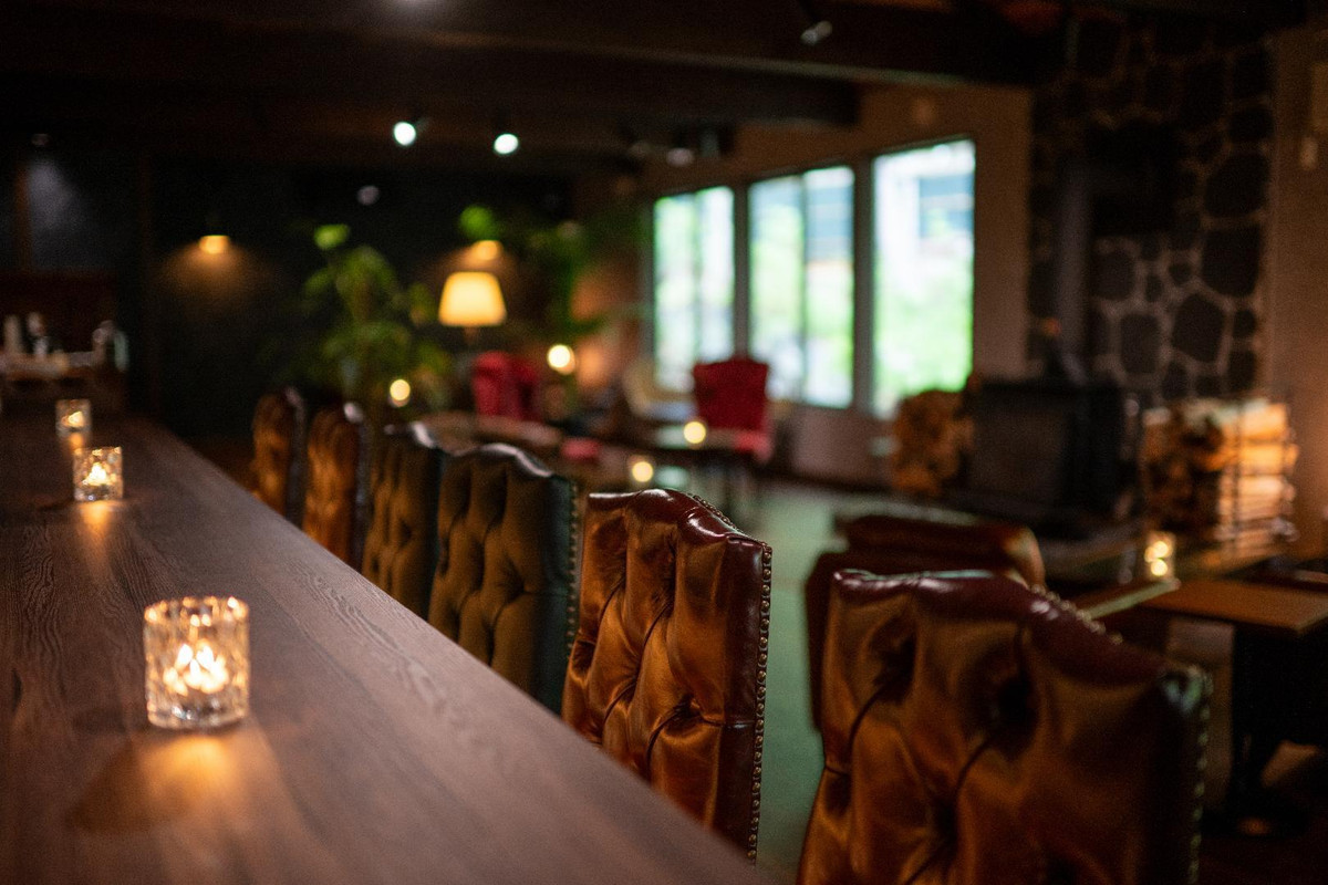 THE LOUNGE H&ecirc;tre