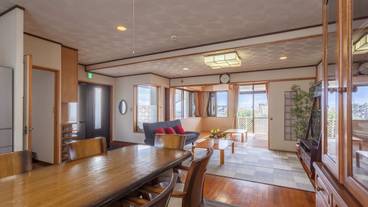 客室内のダイニングエリア / 18